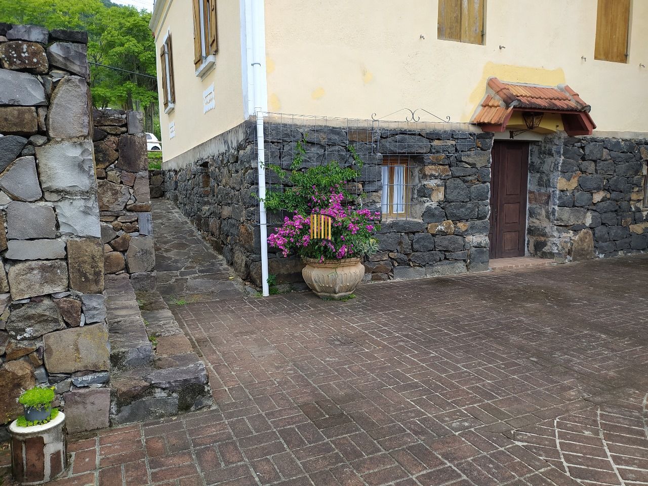 Área para comprar com casas Enxaimel em Nova Petrópolis.