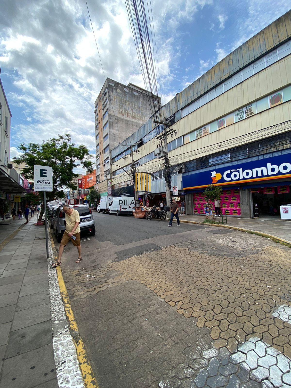 Cond. Centro Comercial Canoas Vende 2 salas , 124m², 62m² cada uma, 2 banheiros