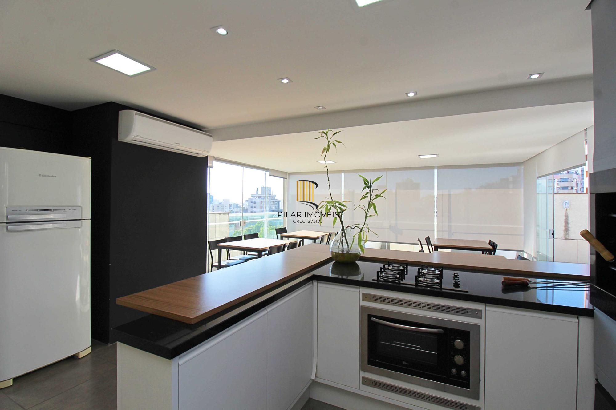 Apartamento a venda semi-mobiliado com dois dormitórios no bairro São João/PoA