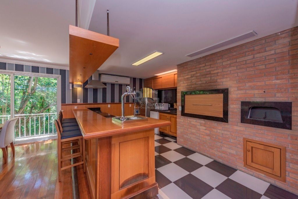 Casa para comprar Com 4 dormitórios , 431 m²- Três Figueiras - Porto Alegre/RS