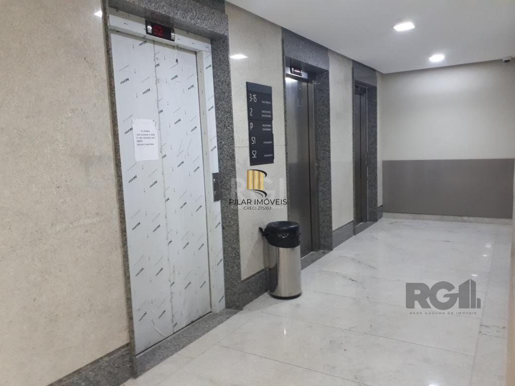 Ótima sala finamente mobiliada para Comprar no bairro Petrópolis - Porto Alegre