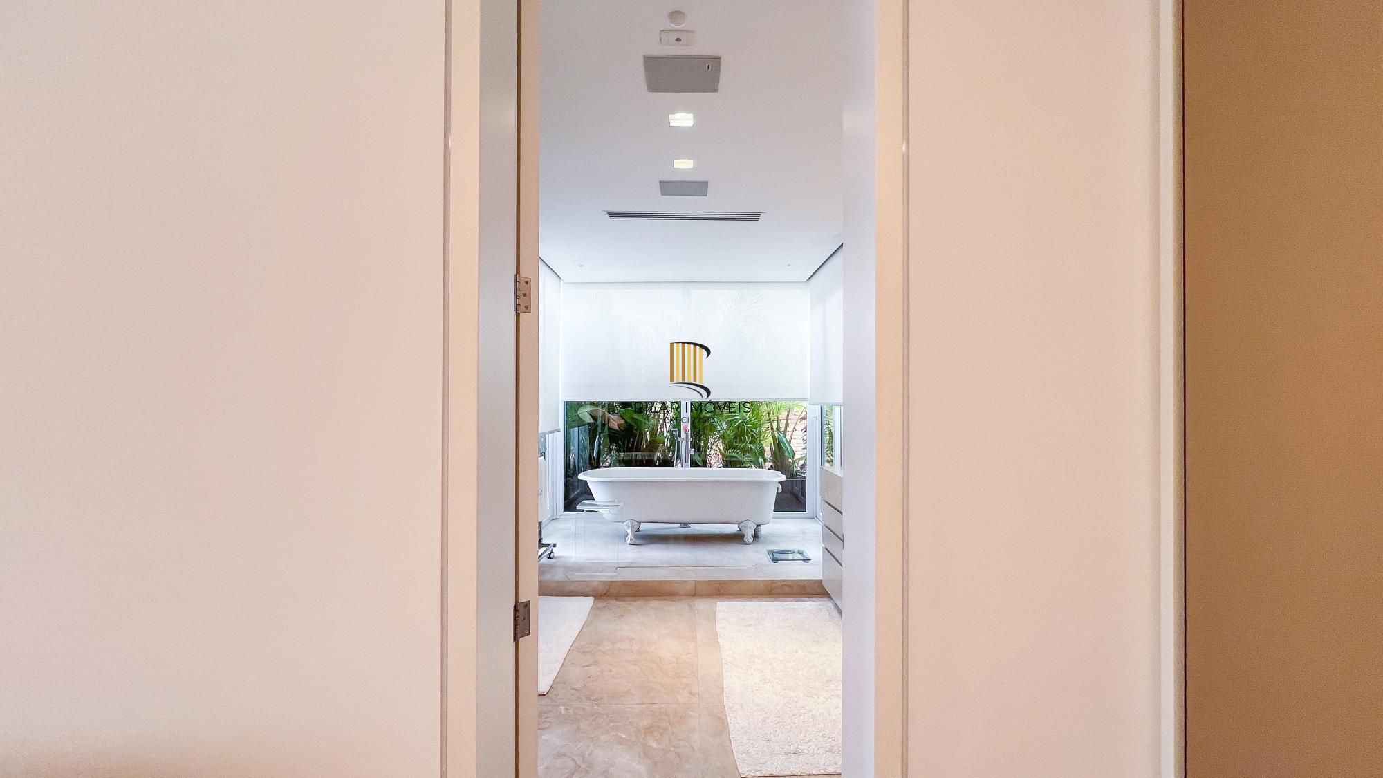 Mansão Suspensa Mobiliada no Las Piedras com piscina e vista para a mata nativa