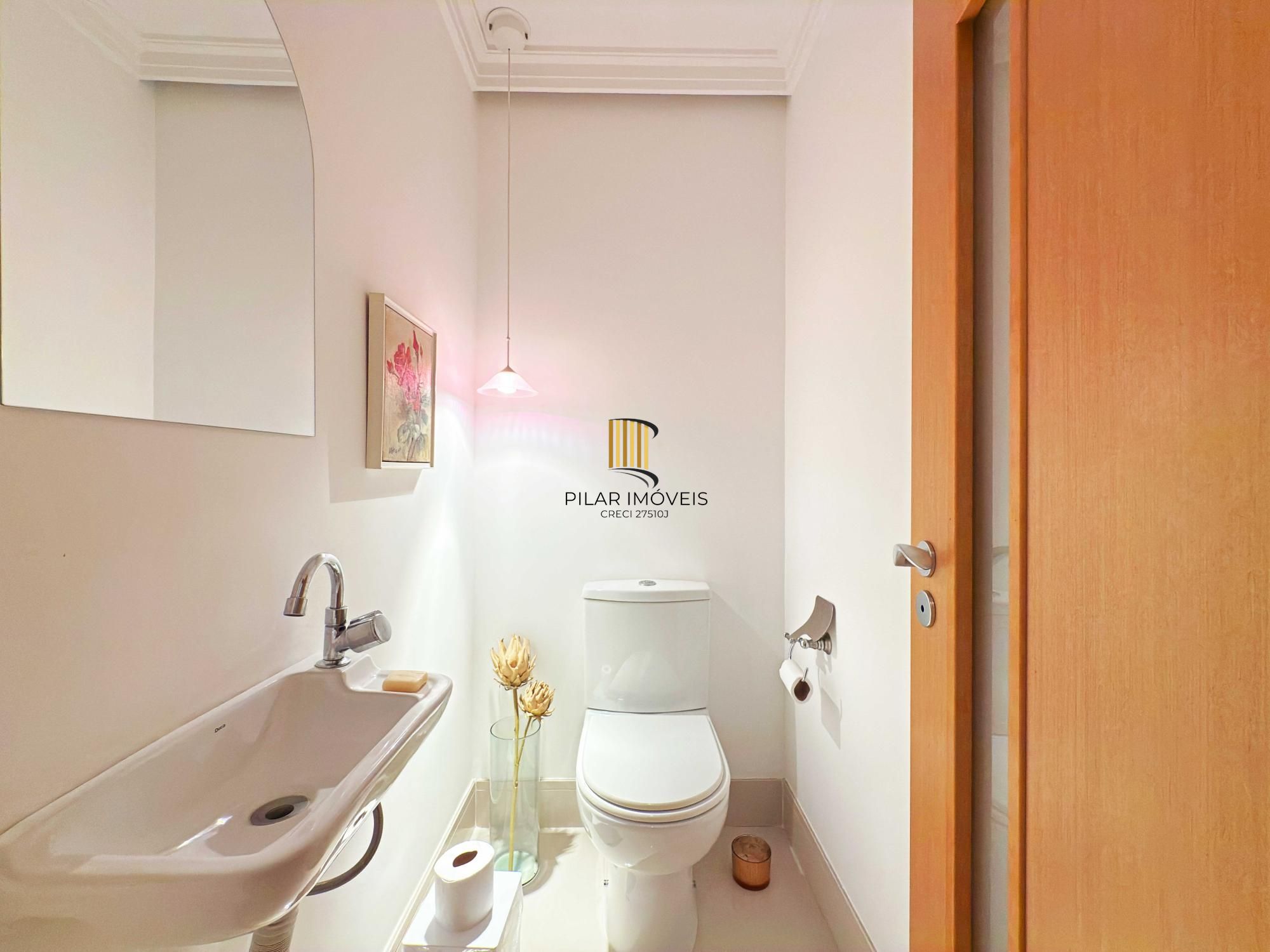 Apartamento a venda semi-mobiliado com dois dormitórios no bairro São João/PoA