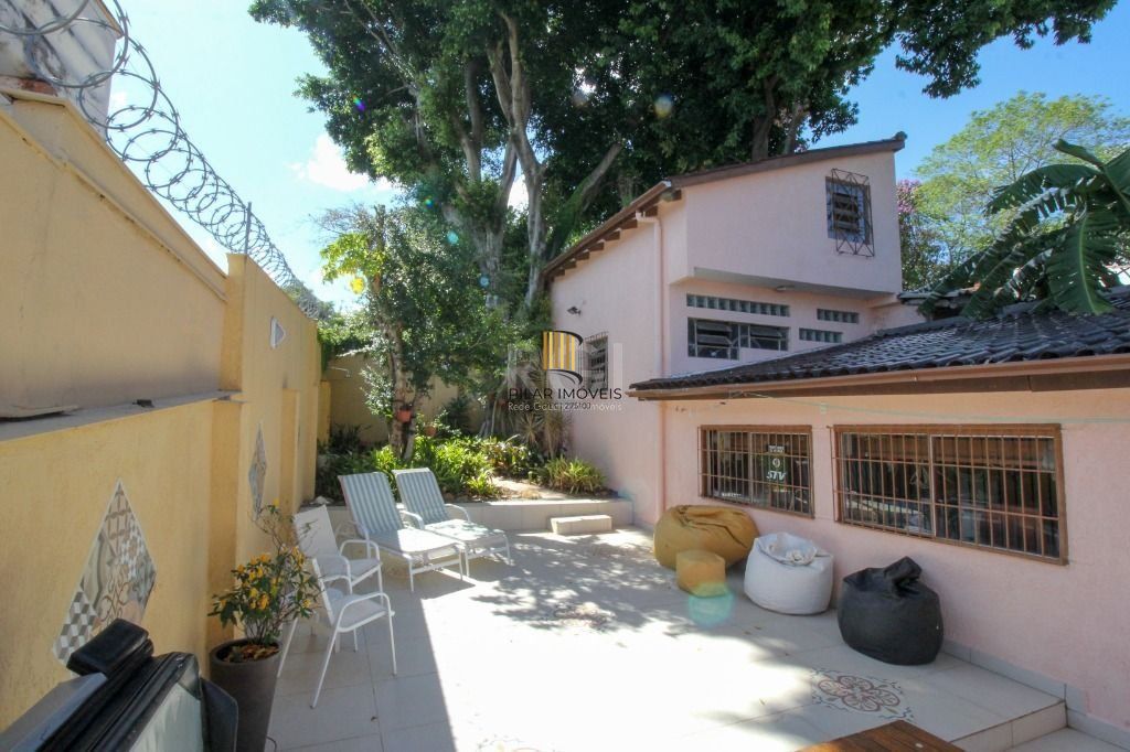 Casa Com 4 dormitórios para Comprar , 350 m²- Chácara das Pedras - Porto Alegre