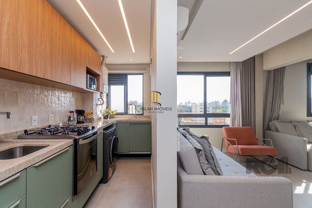 Apartamento á venda, 2 dormitórios, 2 vagas, no bairro Rio Branco, próximo à Redenção.