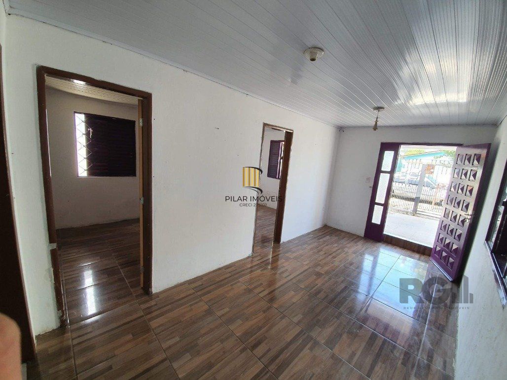 Vende terreno 300m², com 3 casas, casa da frente 2 dormitórios, sobrado nos fundos parte de baixo 2 dormitórios,1 banheiro sala cozinha conjugada,  em cima 3 dormitórios, 2 banheiros, sala e cozinha
