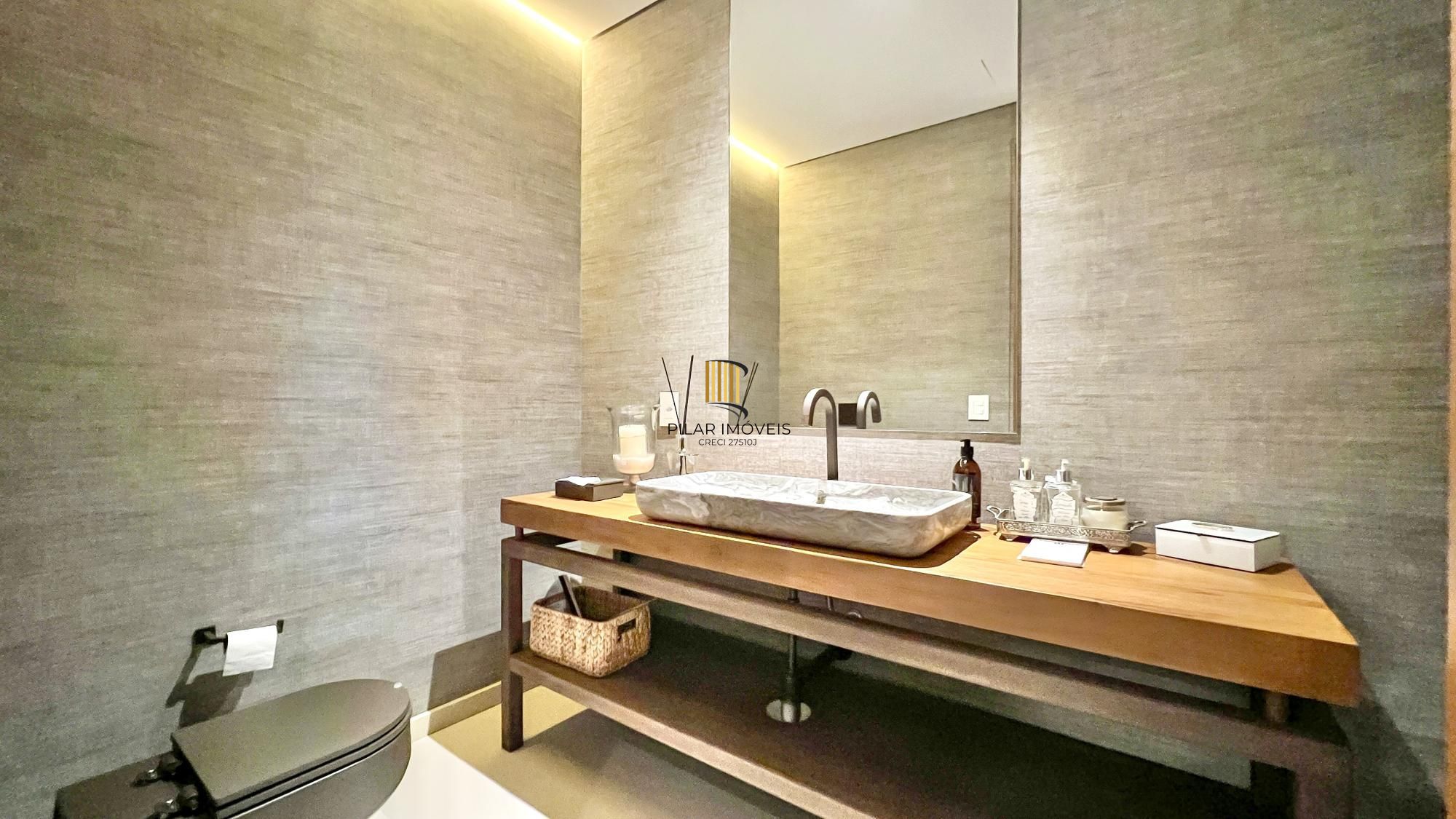 Mansão Suspensa Mobiliada no Las Piedras com piscina e vista para a mata nativa