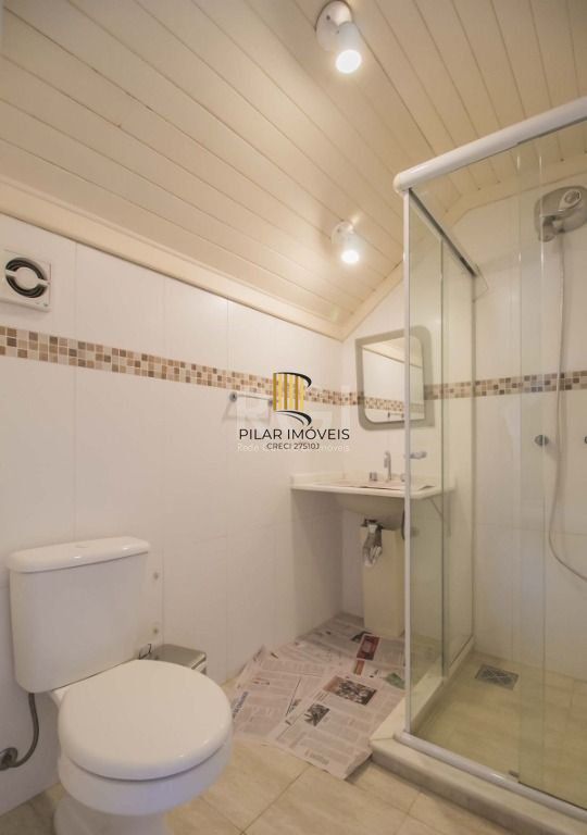 Casa Para Comprar  em condomínio com 5 quartos e 4 vagas no Jardim Botânico