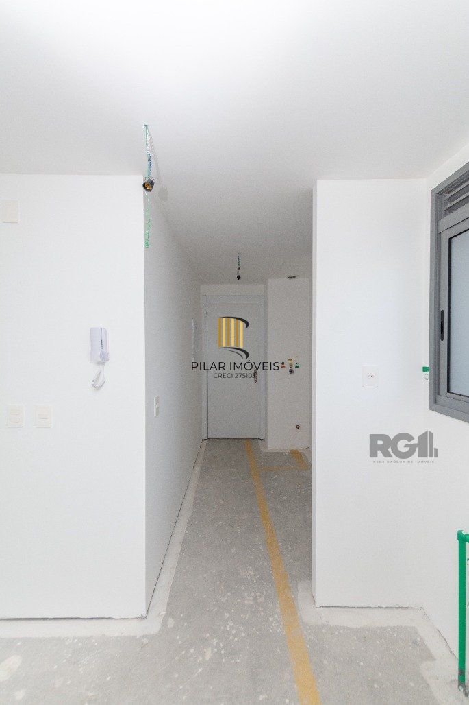 Apto de 3 suítes, andar alto, 115m² privativos com lavabo, cozinha americana e churrasqueira.