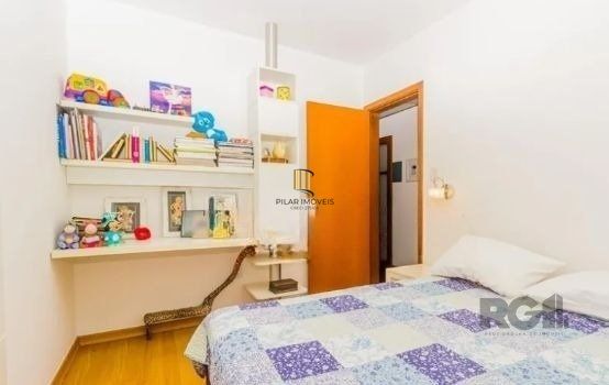 Casa com 7 Quartos e 6 vagas à Venda, 470 m² no Bairro Petrópolis