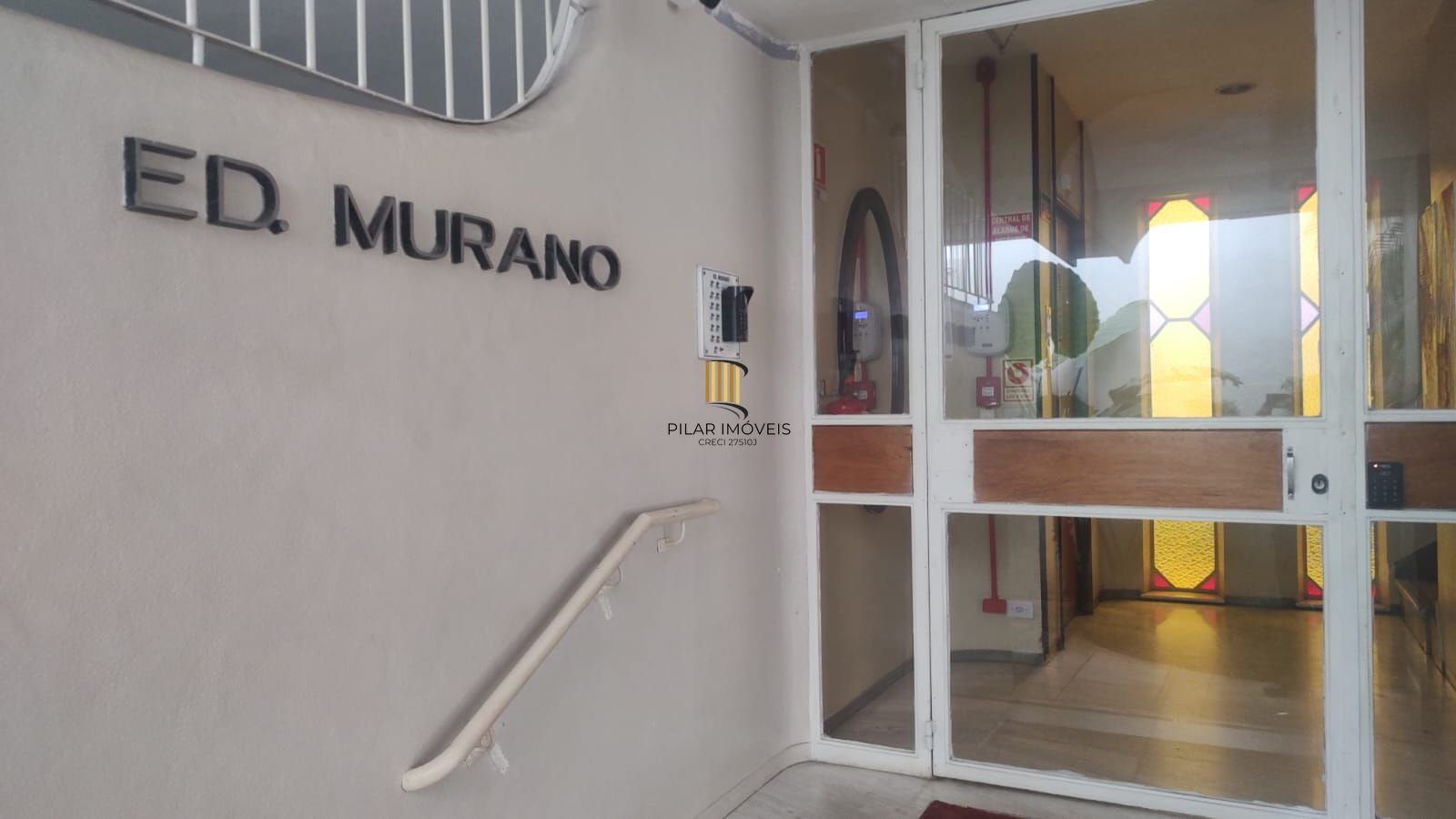 AP, 3 dormitórios, 1 suíte, 3 banheiros, box coberto, frente colégio Militar