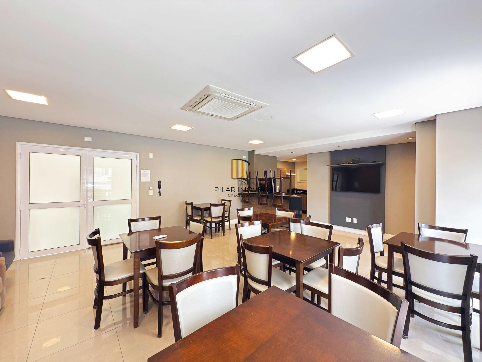 Lindo apartamento de 2 dormitórios e uma vaga de garagem