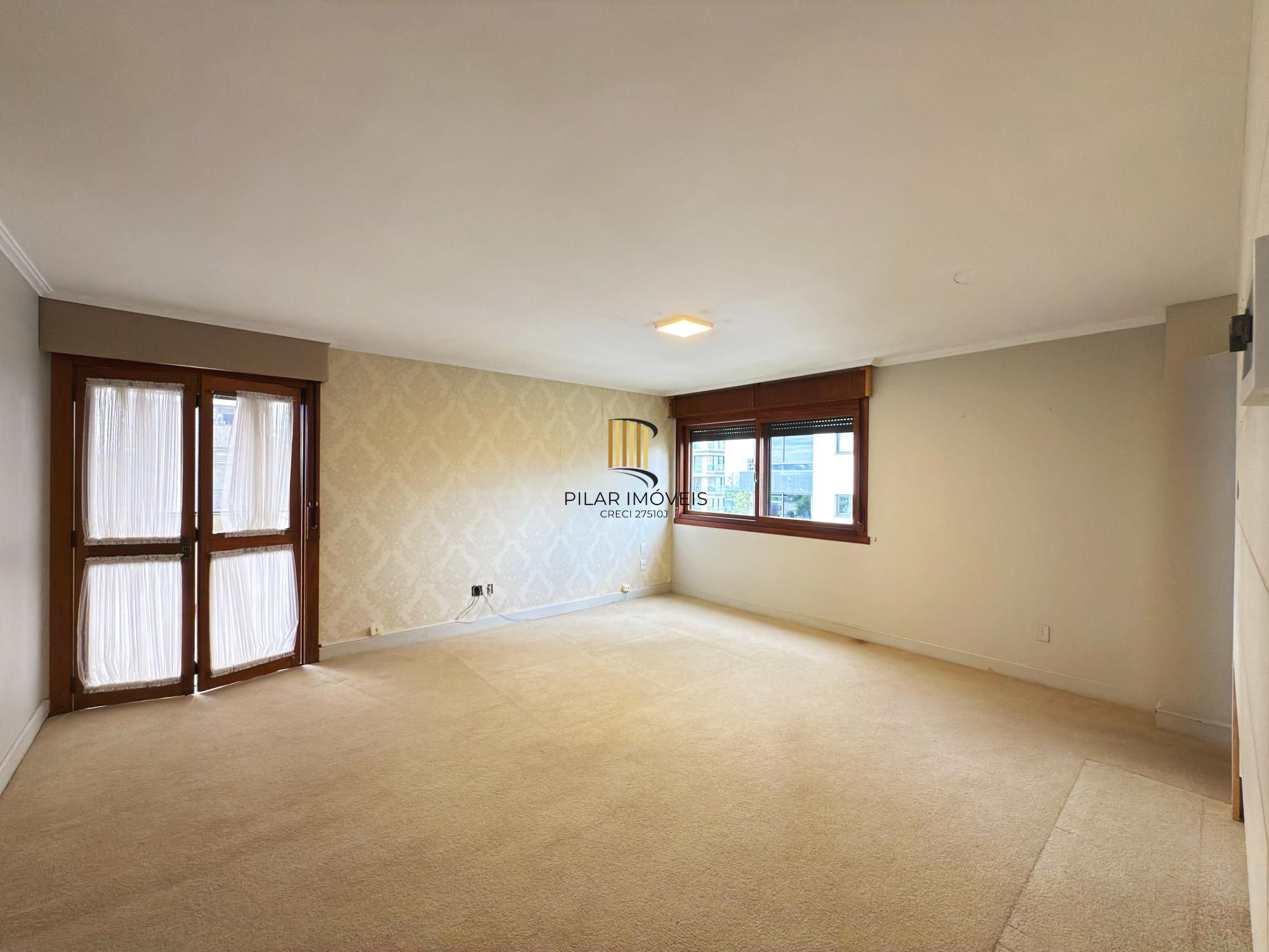 Apartamento com Lareira | Churrasqueira | 3 Suítes | Bairro Petrópolis