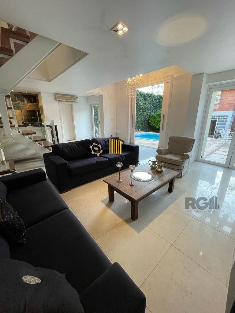 Casa Para comprar com 5 Dormitórios na Chácara das Pedras