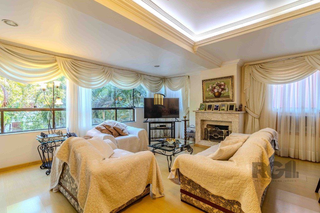 Apartamento 3 dormitórios e 2 vagas no Petrópolis, pertinho da Encol
