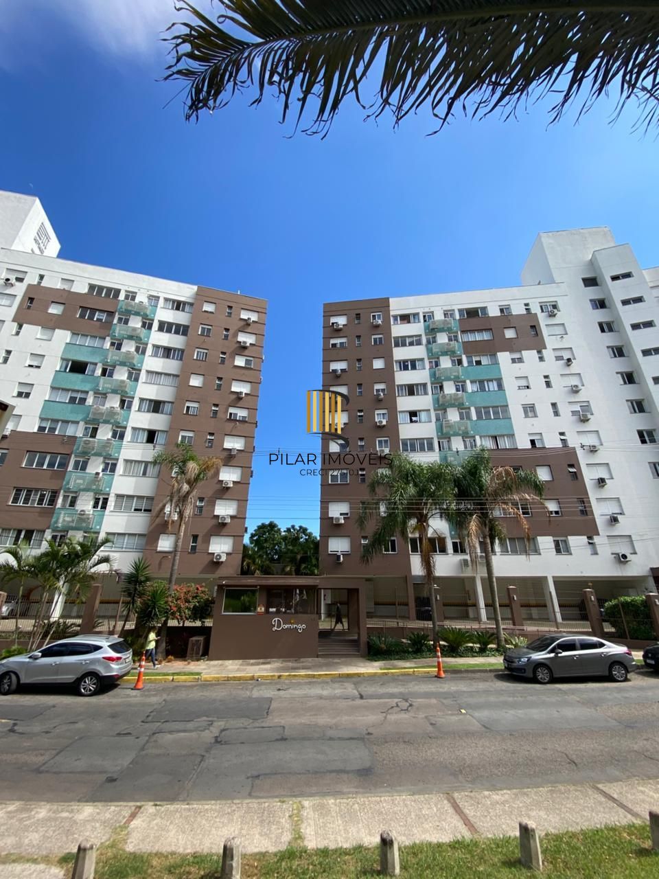 Excelente apartamento de 02 dormitórios com suíte na região central