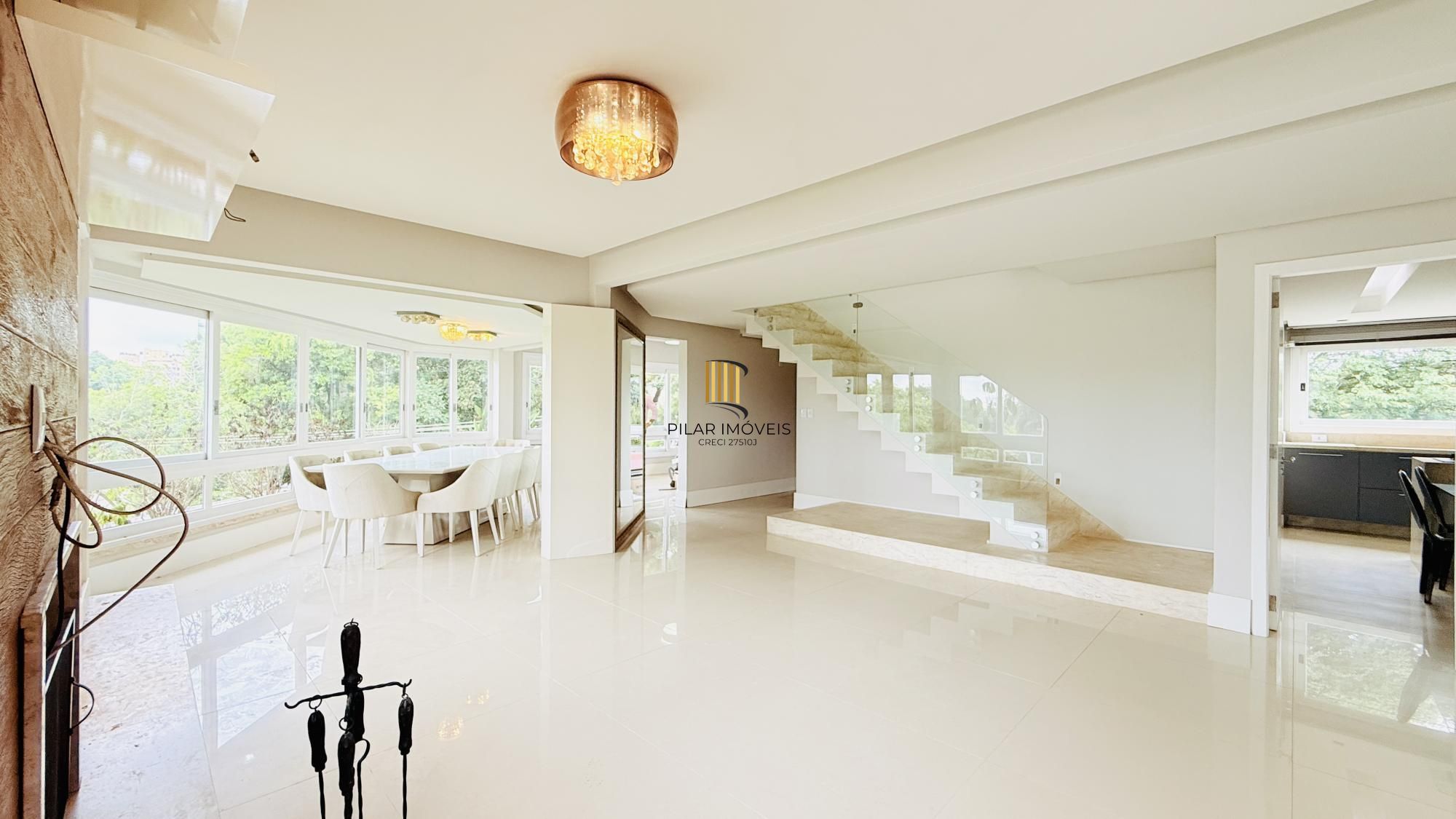 Cobertura Duplex de 318m com Piscina Privativa, Energia Solar e Vista Panorâmica