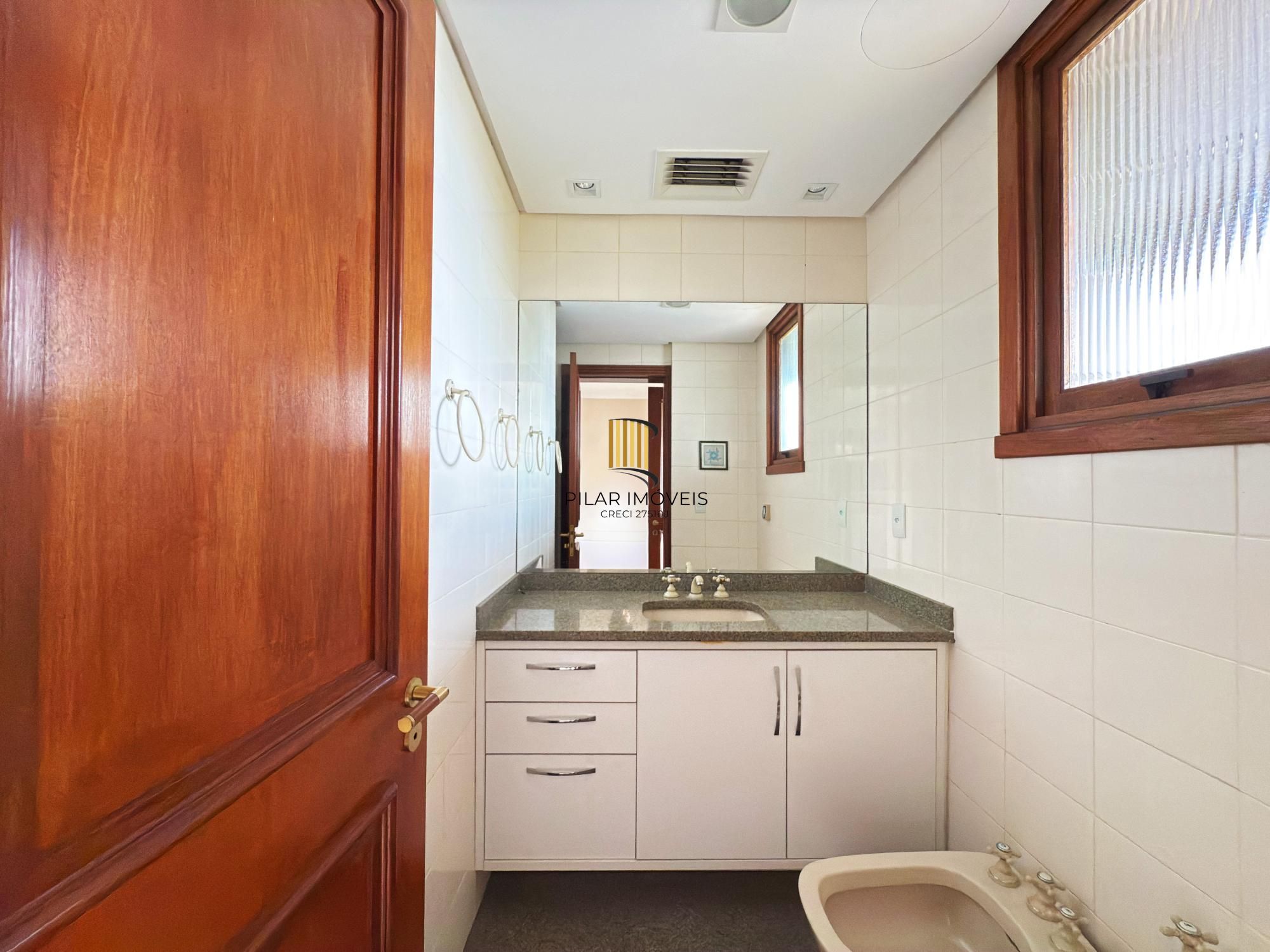 Apartamento com Lareira | Churrasqueira | 3 Suítes | Bairro Petrópolis