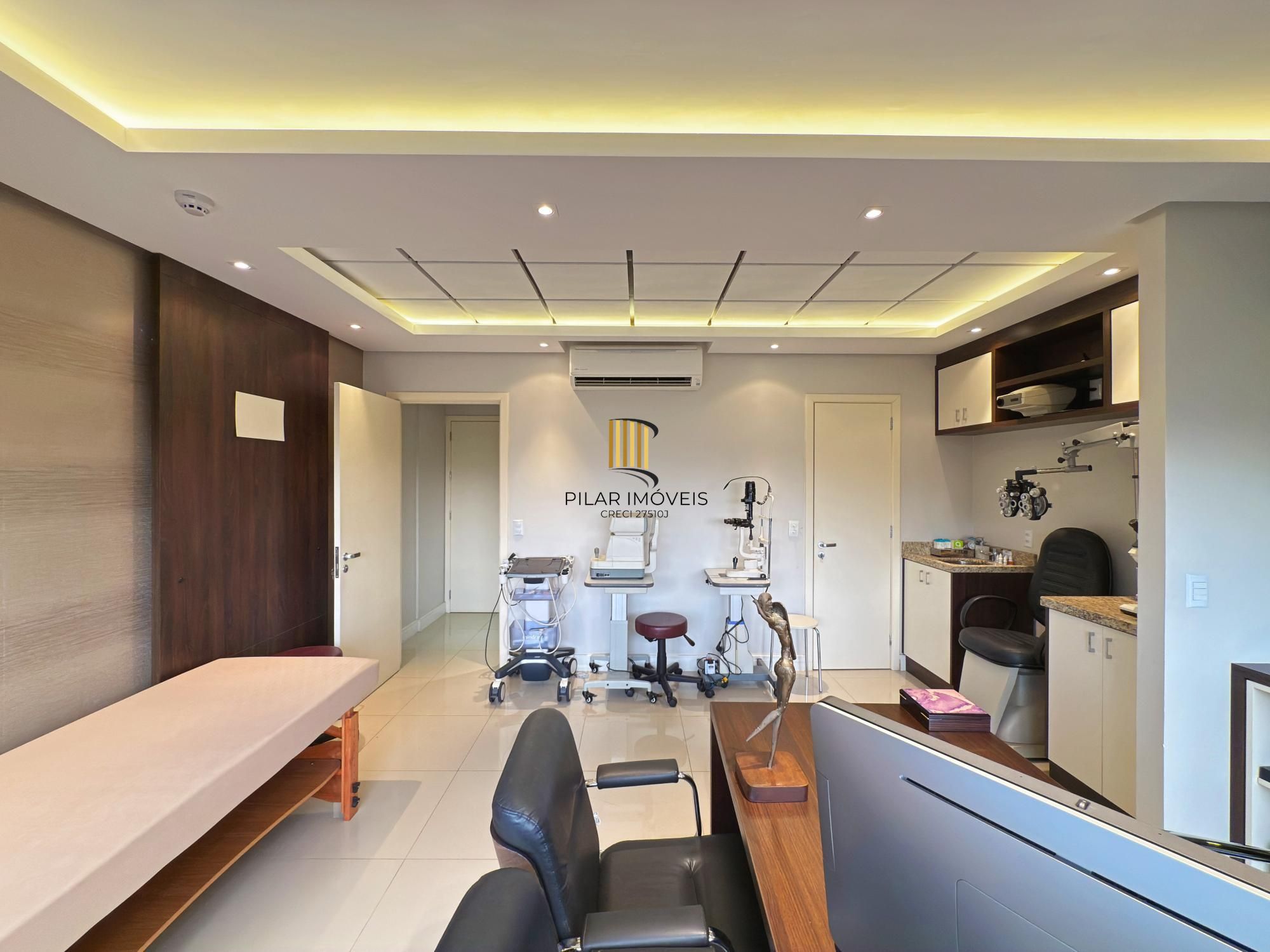 Sala Comercial À Venda Pronta no Mont'Serrat | 37m² | Mobiliada e Decorada | 1 Vaga