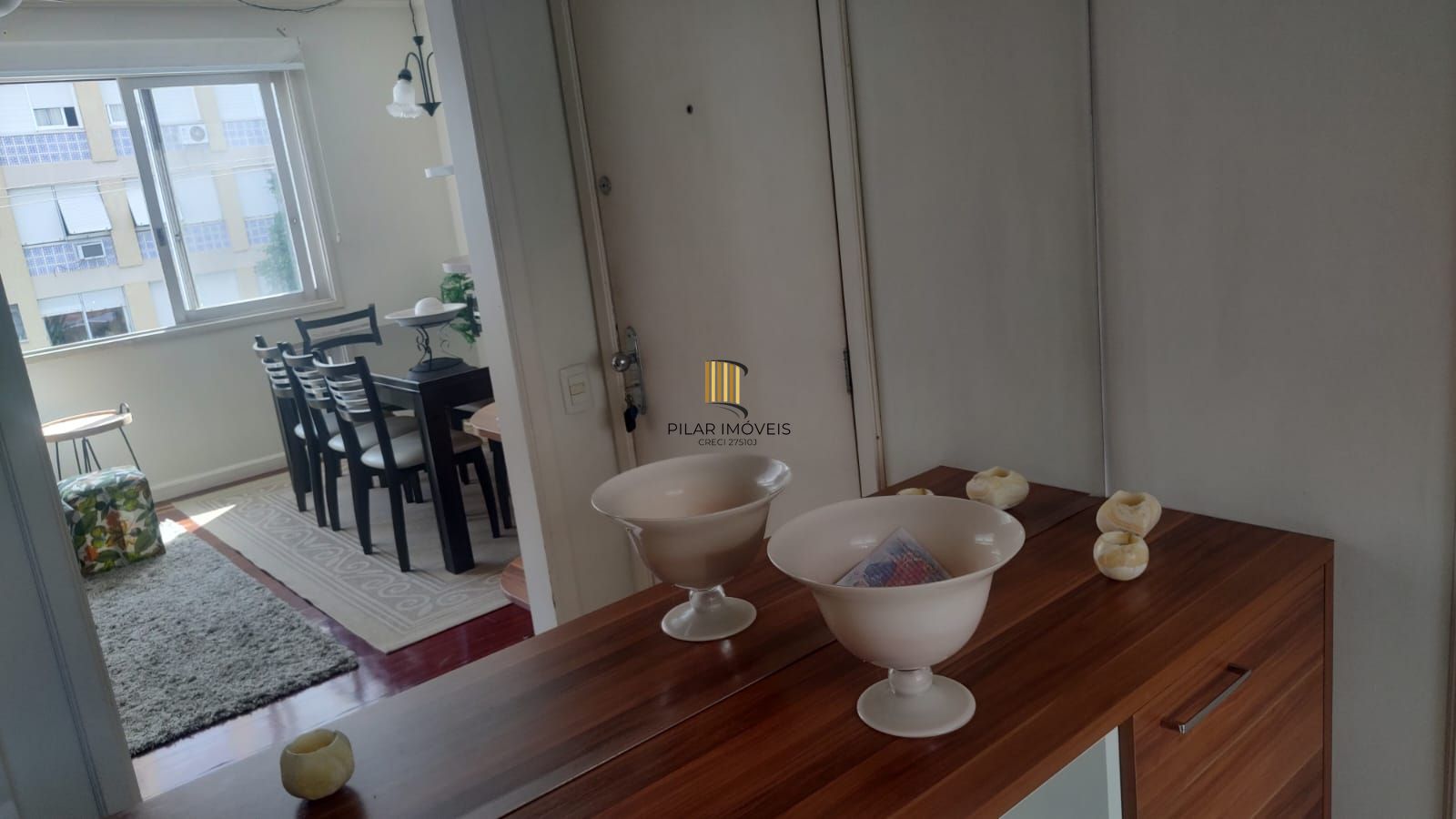 AP, 3 dormitórios, 1 suíte, 3 banheiros, box coberto, frente colégio Militar