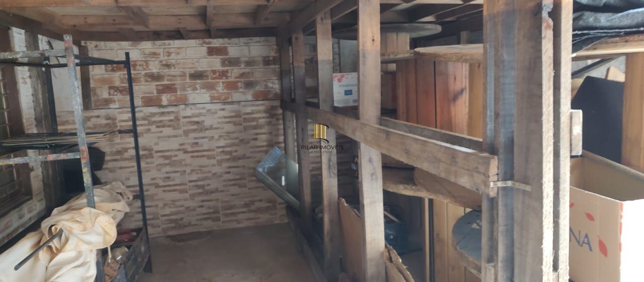 Vende Casa Comercial com deposito nos fundos, 289,80m²