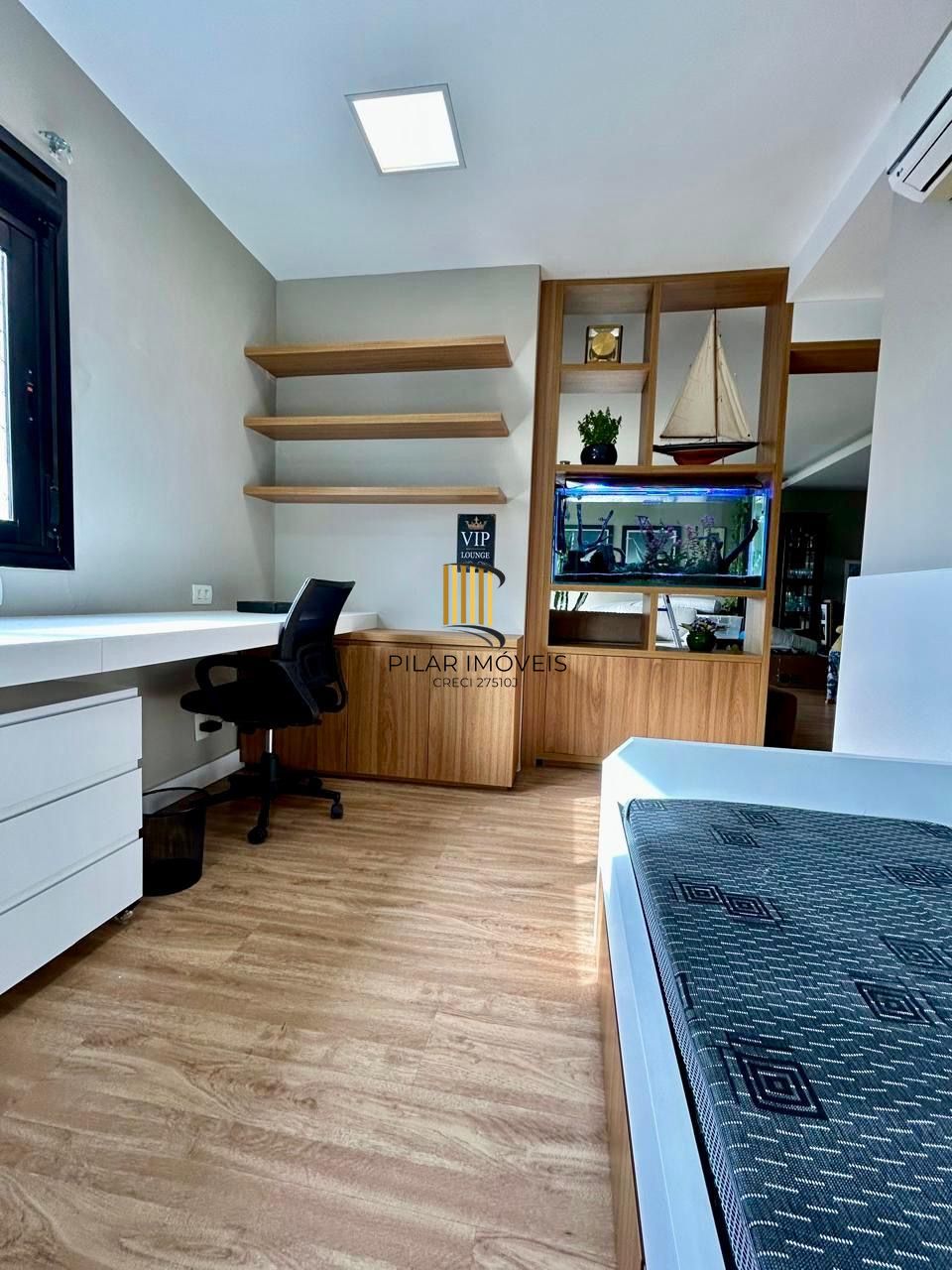 Excelente apartamento mobiliado no bairro Tristeza com 3d para comprar