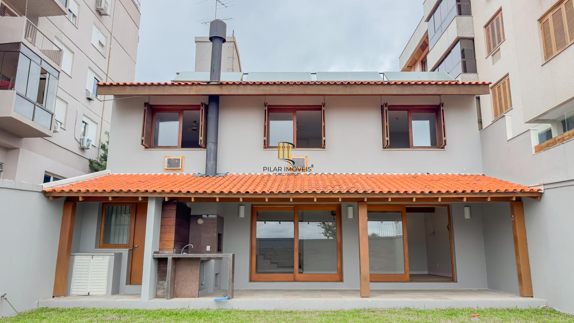 CASA CHACARA DAS PEDRAS 207 METROS , COMPLETAMENTE REFORMADA