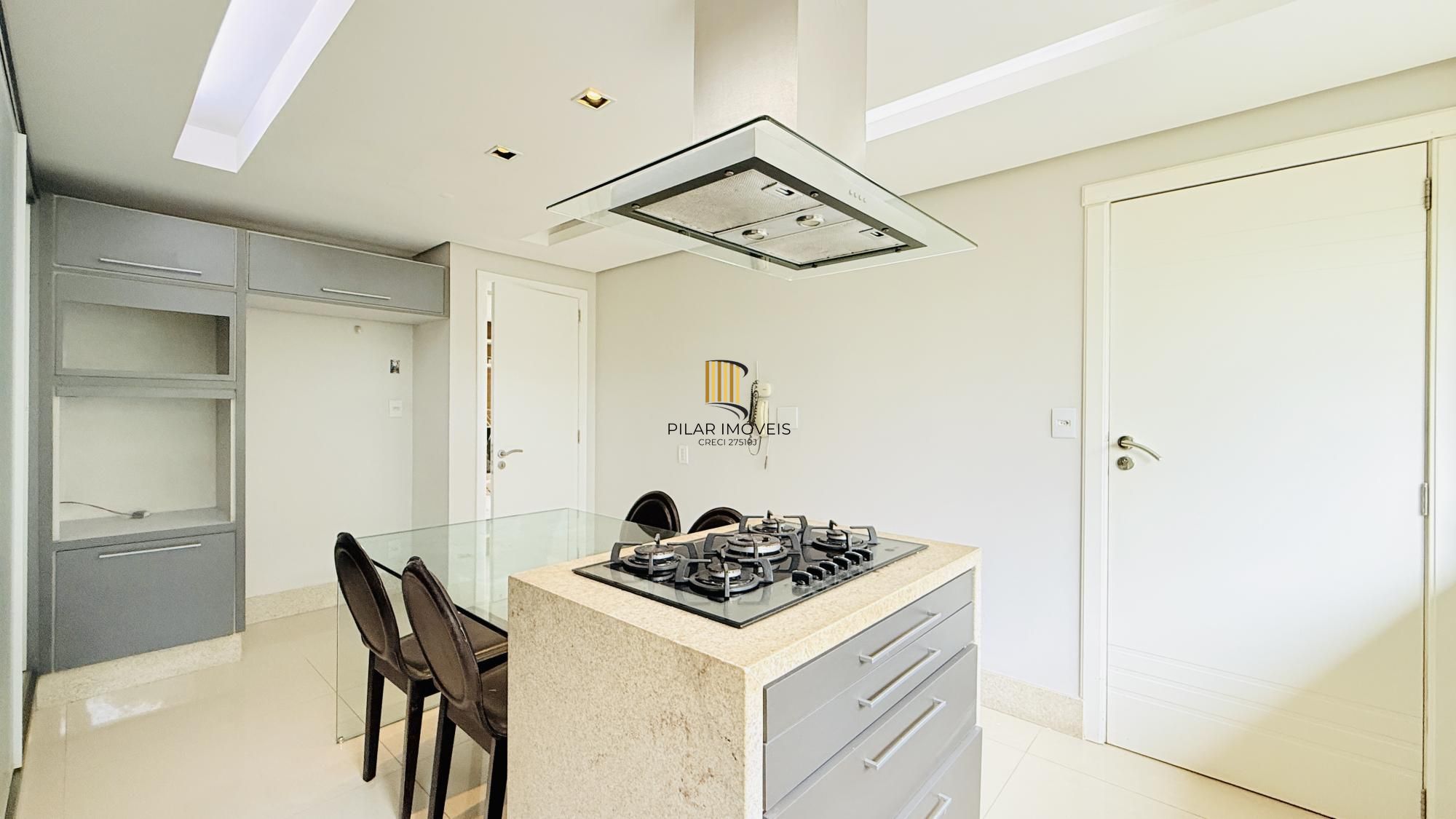 Cobertura Duplex de 318m com Piscina Privativa, Energia Solar e Vista Panorâmica