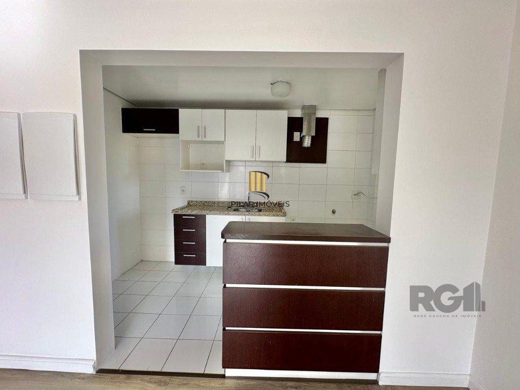 Apartamento no Residencial Urbano Ipiranga  a venda no bairro Partenon com 3 dormitórios sendo 1 suíte.