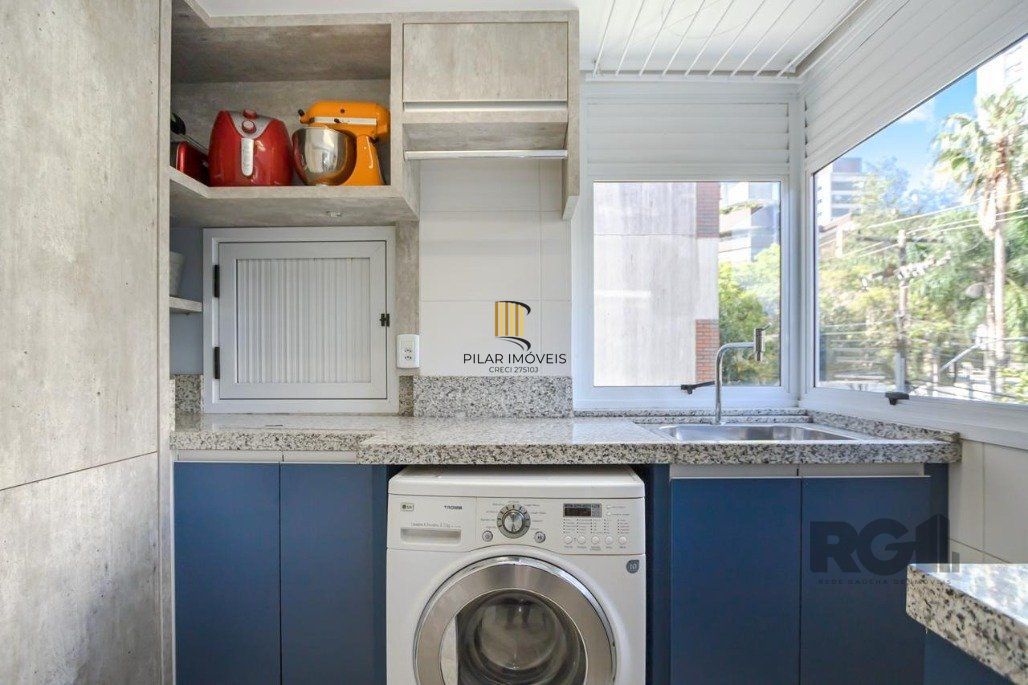 Apartamento à Venda - 137.74m², 3 dormitórios, sendo 3 suites, 2 vagas - Petrópolis