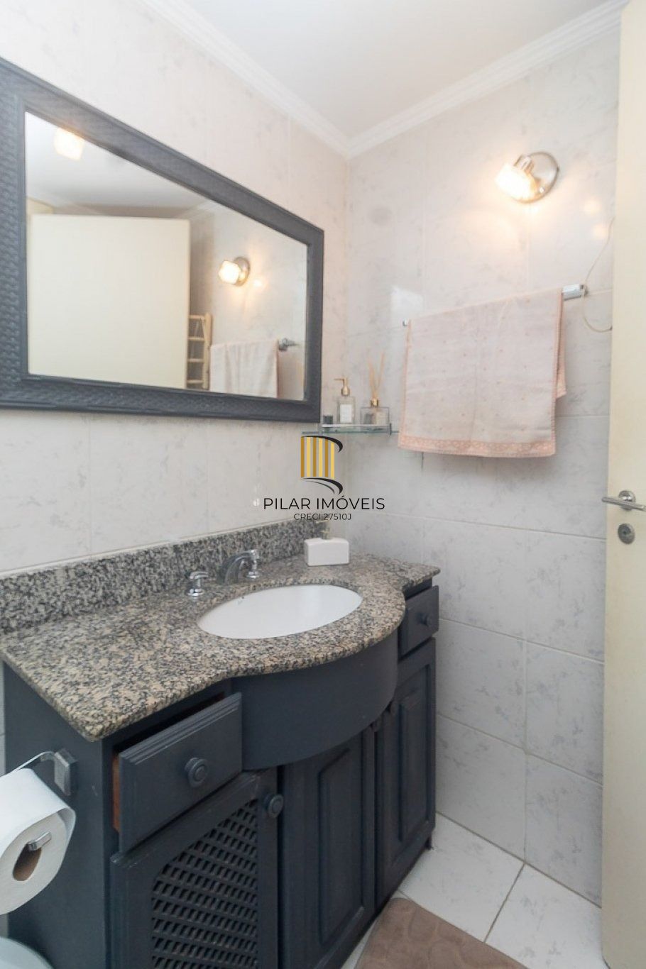 Apartamento 2 dormitórios 1 suíte no bairro São João em Porto Alegre.