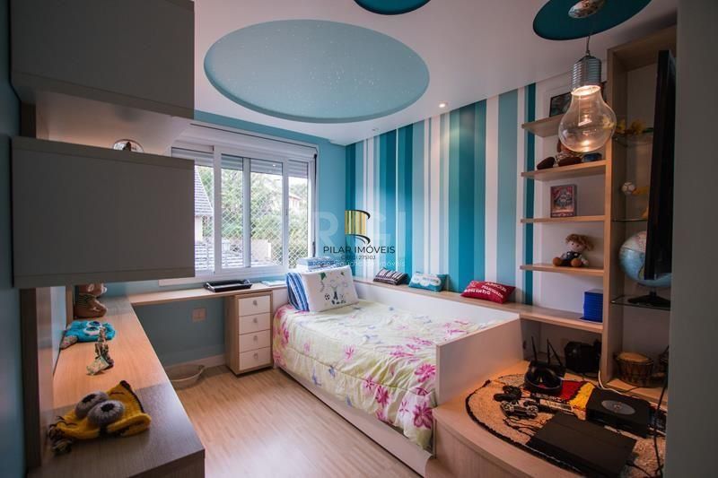 Casa Para Comprar  em condomínio com 5 quartos e 4 vagas no Jardim Botânico