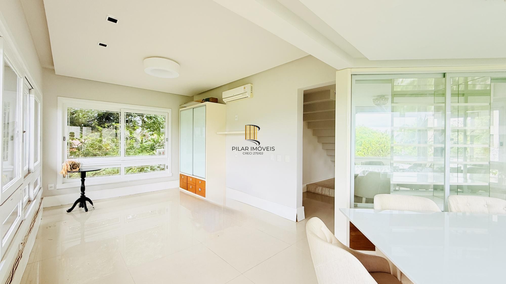 Cobertura Duplex de 318m com Piscina Privativa, Energia Solar e Vista Panorâmica