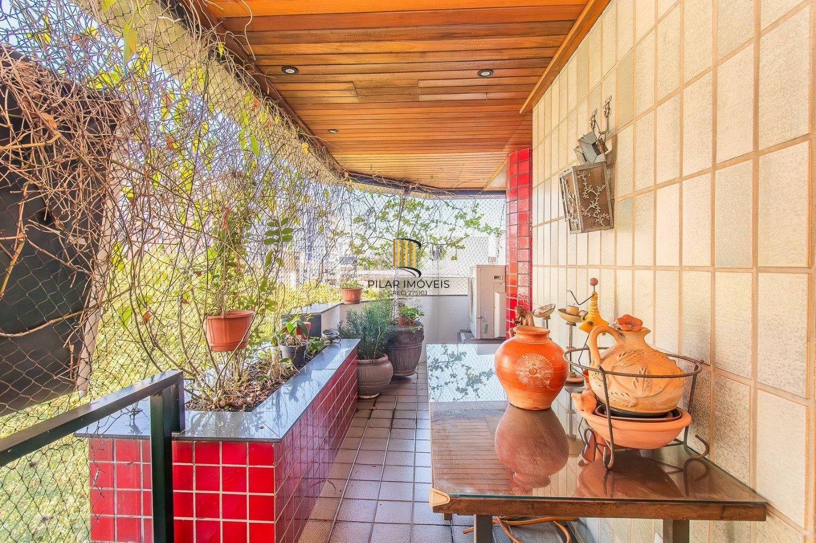 Amplo apartamento de alto padrão com 3 dormitórios