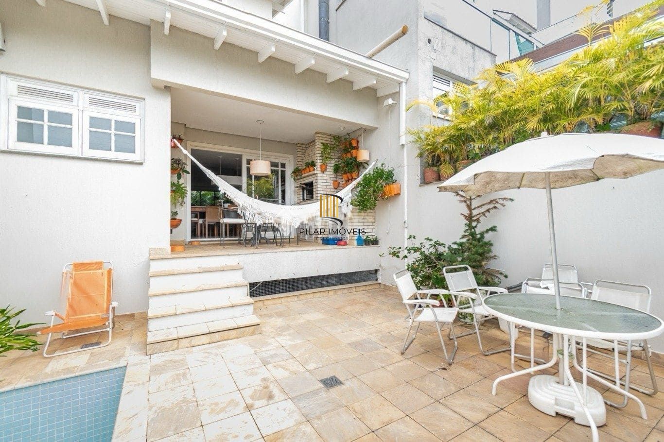 Casa de Condomínio no Três Figueiras