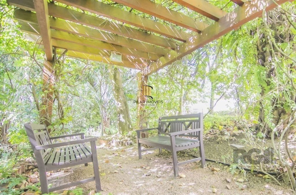 vende exelente casa com 442m² , 4 dormitórios Suíte, garagem para 4 carros