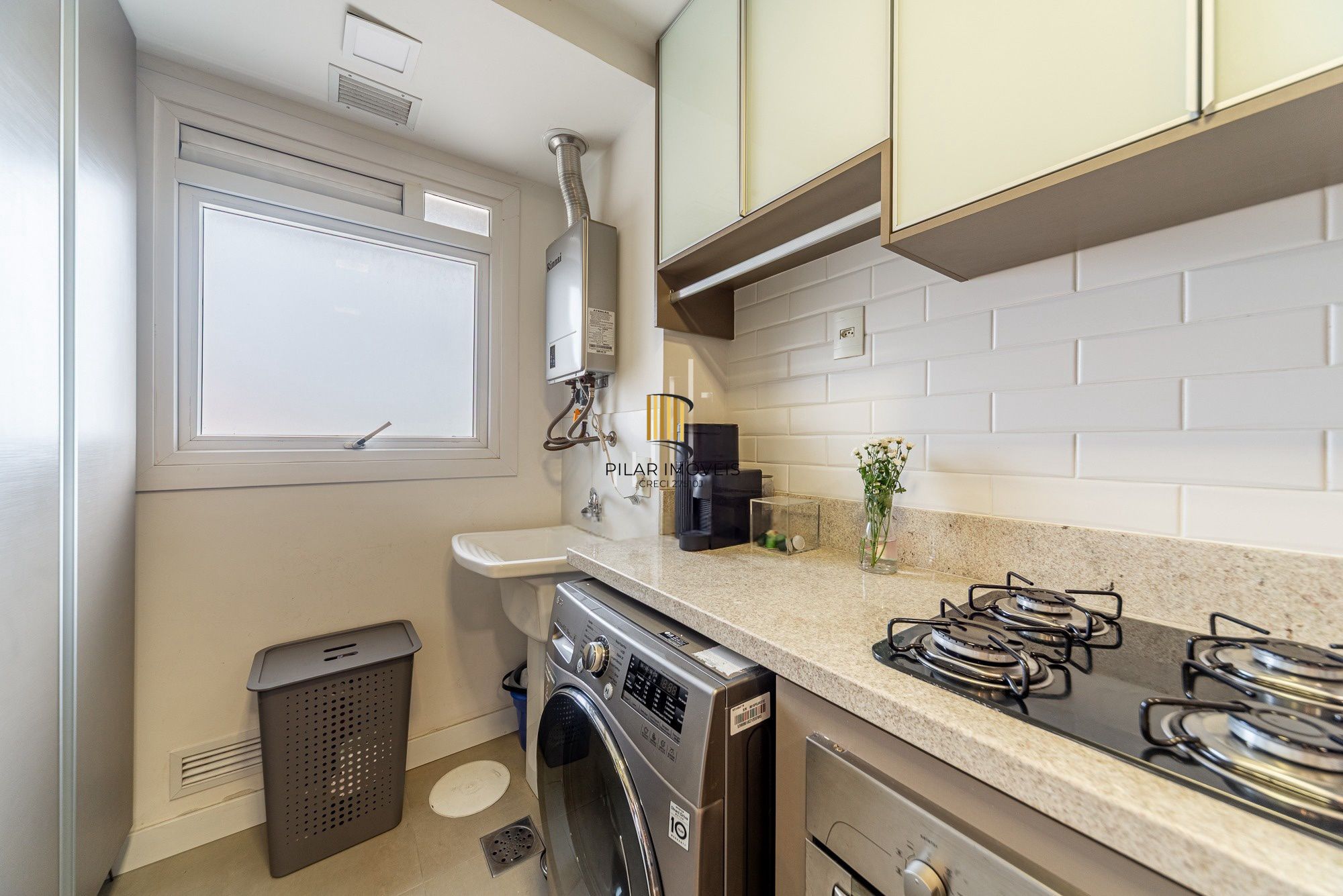 Apartamento mobiliado 60m² | 1 dormitório | Andar alto | Vista livre | 1 vaga