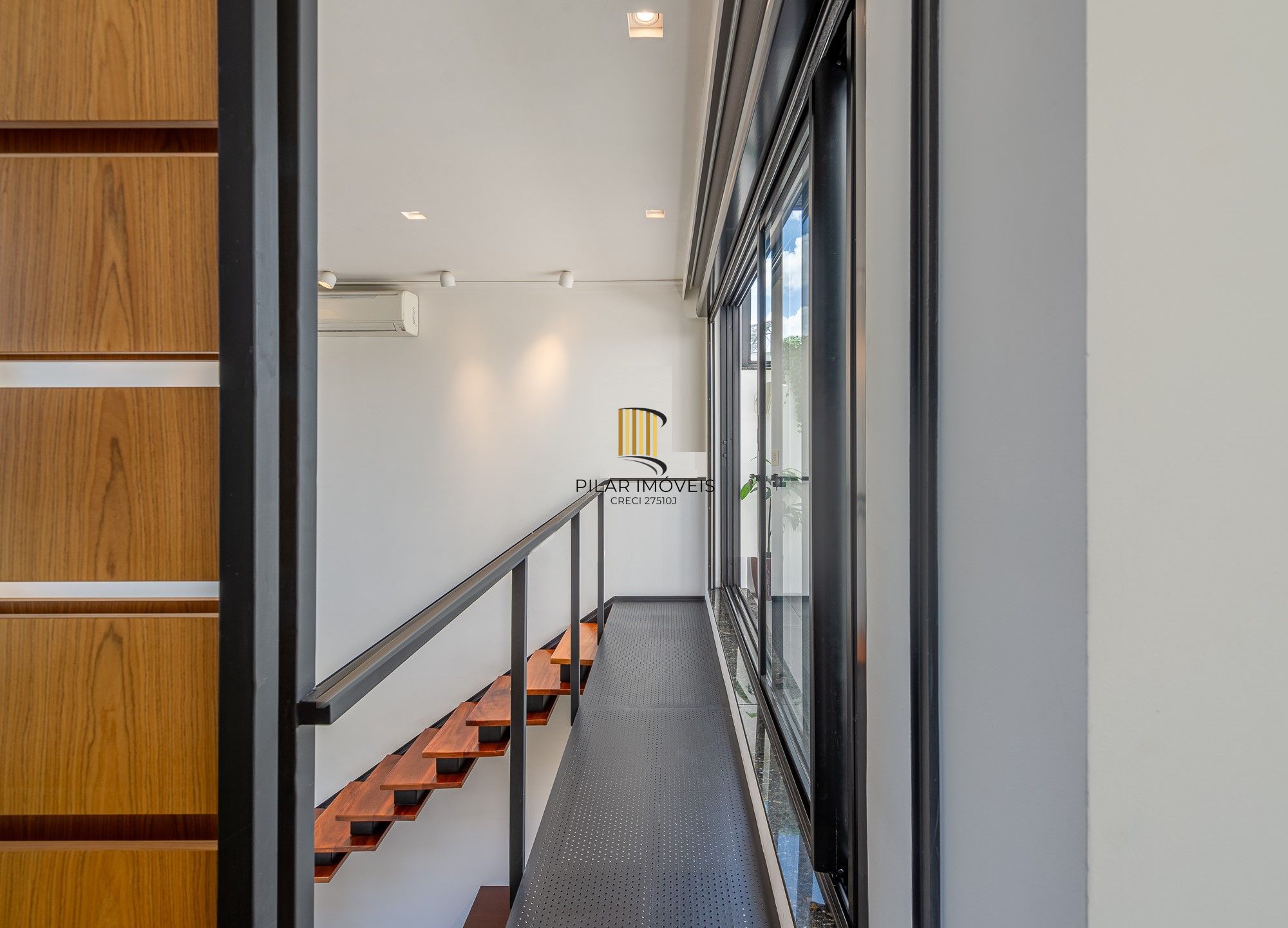 Cobertura com 115m² e 2 dormitórios, 2 suítes, 1 vaga