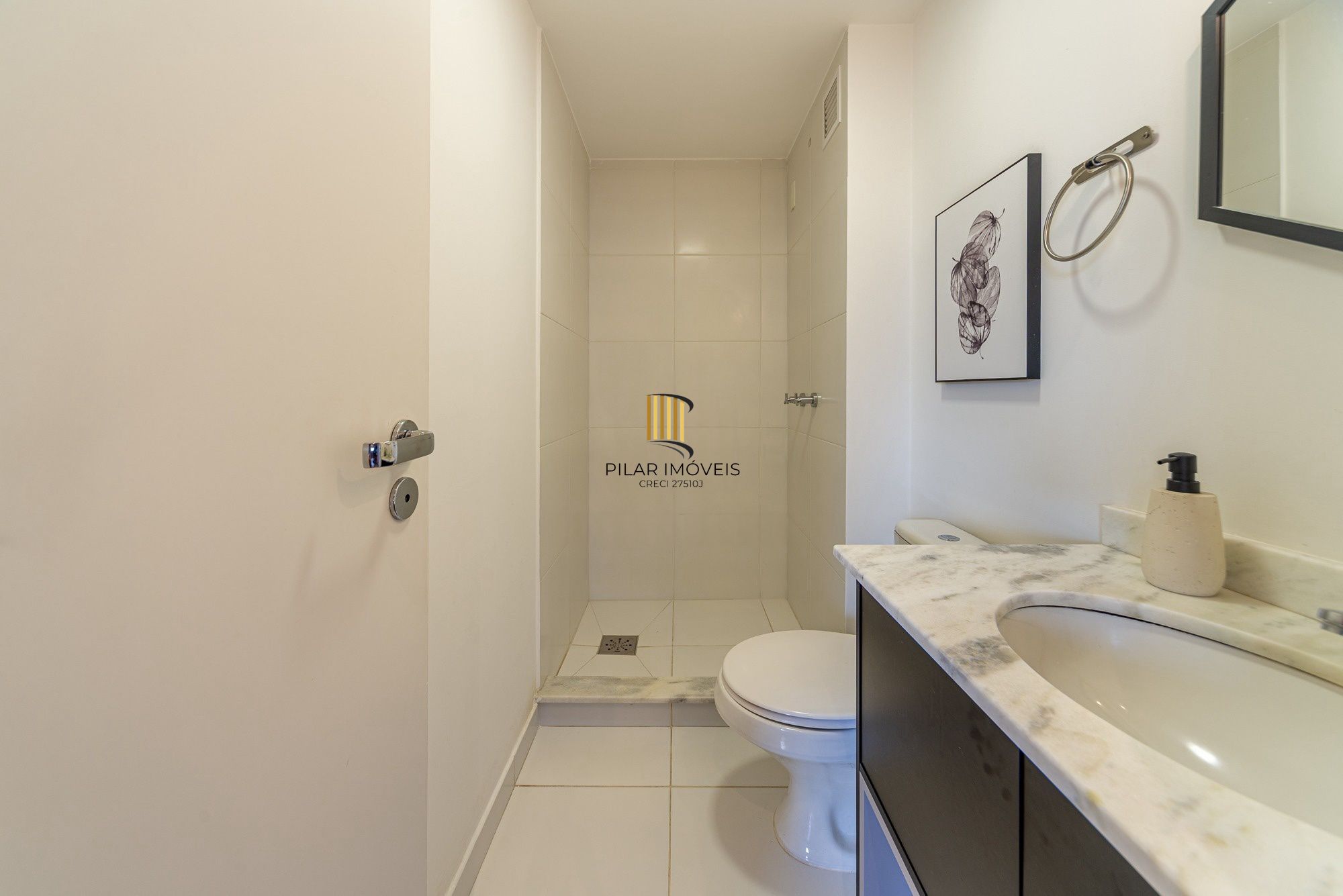 Apartamento mobiliado 60m² | 1 dormitório | Andar alto | Vista livre | 1 vaga