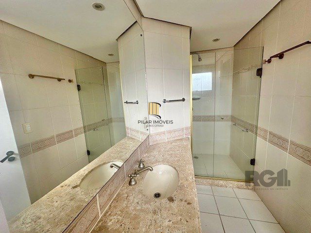 Excelente Apartamento Para Comprar  Próximo ao Hospital Moinhos de Vento com 196 m² privativos