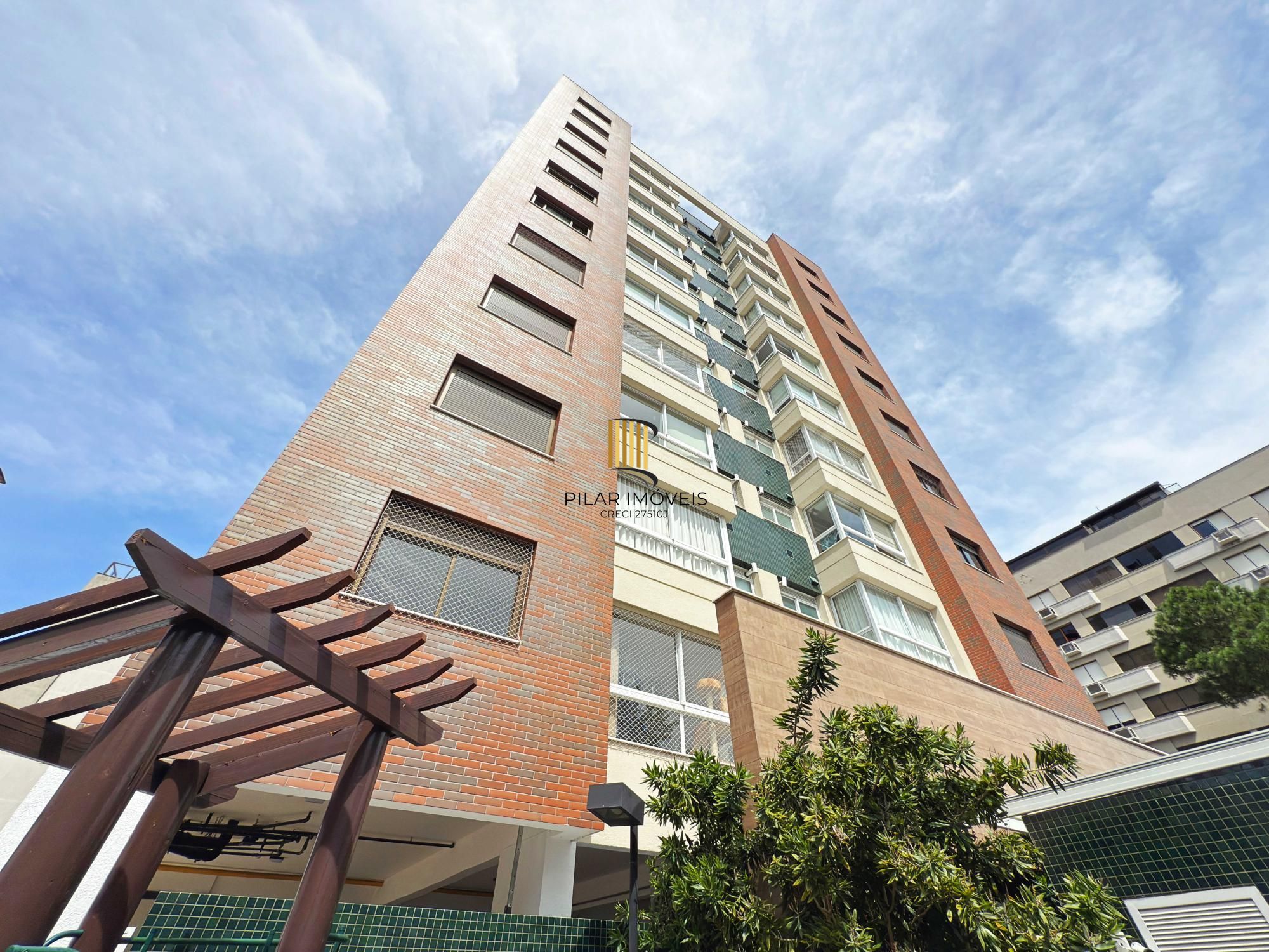 Lindo apartamento de 2 dormitórios e uma vaga de garagem