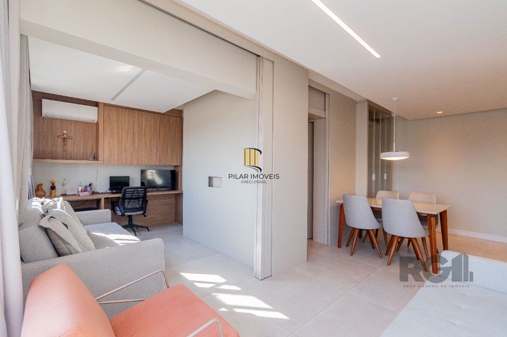 Apartamento á venda, 2 dormitórios, 2 vagas, no bairro Rio Branco, próximo à Redenção.