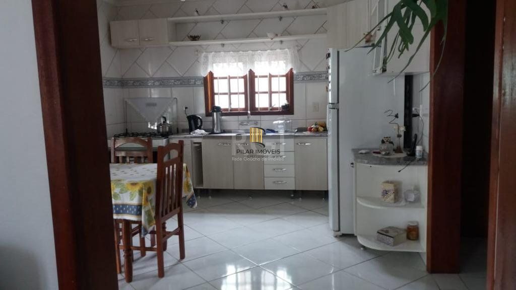 Casa com 3 dormitórios à venda, 230,11 m² por R$ 900.000,00 - Igara III - Canoas/RS