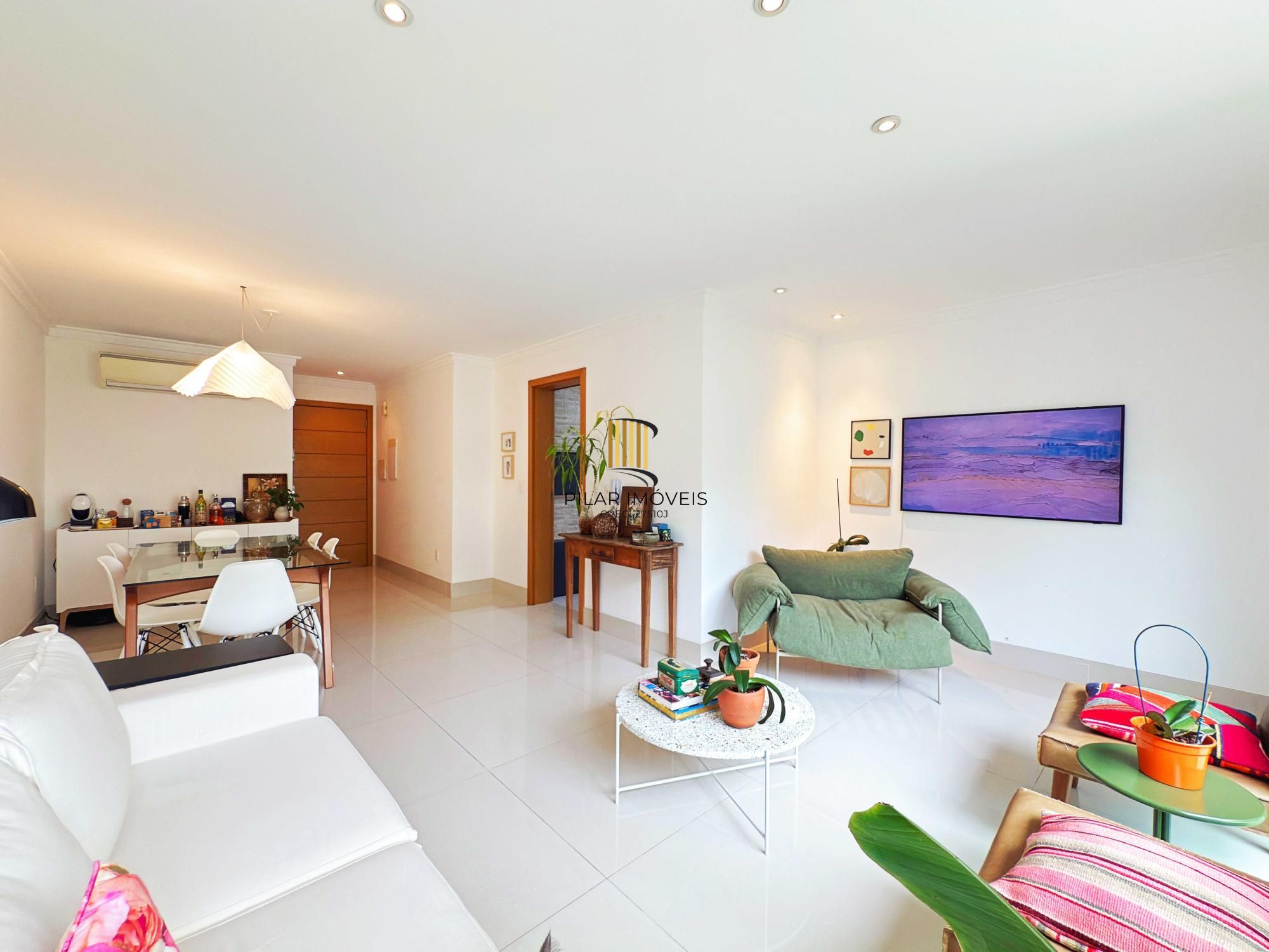 Apartamento a venda semi-mobiliado com dois dormitórios no bairro São João/PoA