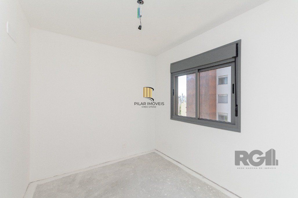 Apto de 3 suítes, andar alto, 115m² privativos com lavabo, cozinha americana e churrasqueira.