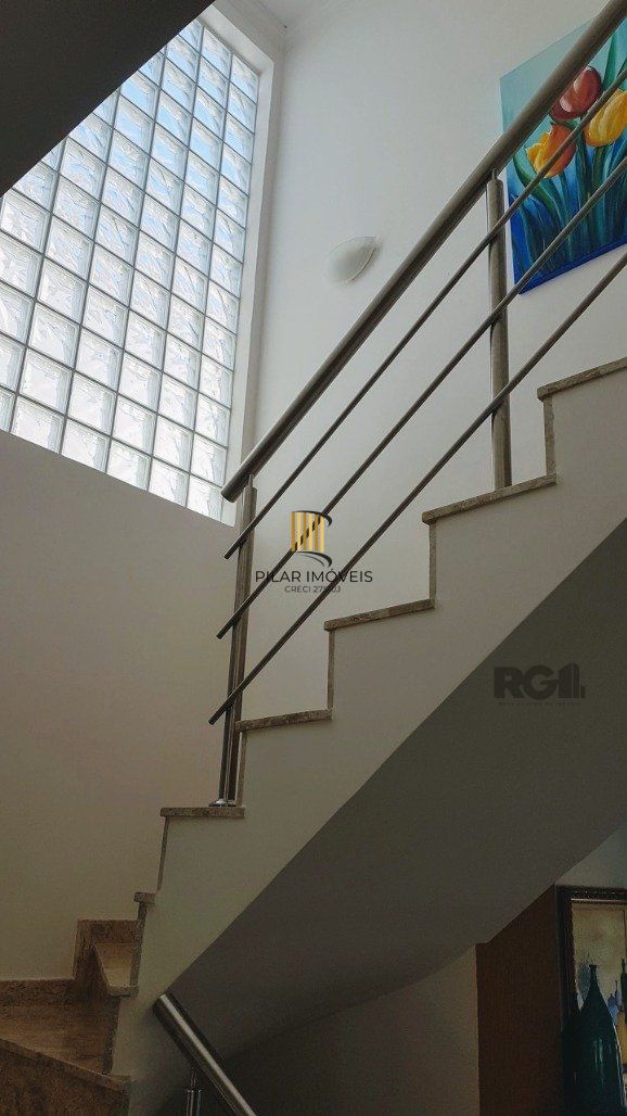 Casa para Comprar  no Condado de Capão com 5 suítes.