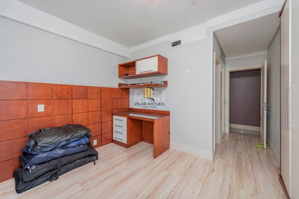 Casa para comprar Com 4 dormitórios , 431 m²- Três Figueiras - Porto Alegre/RS