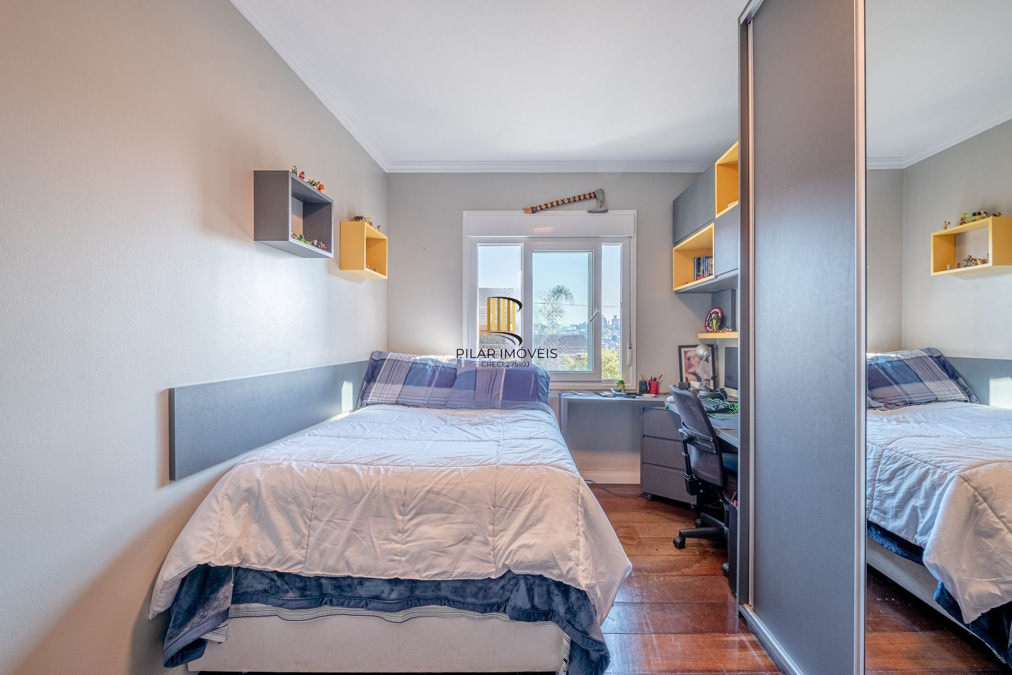 Casa com 357m² e 4 dormitórios, 3 suítes, 3 vagas