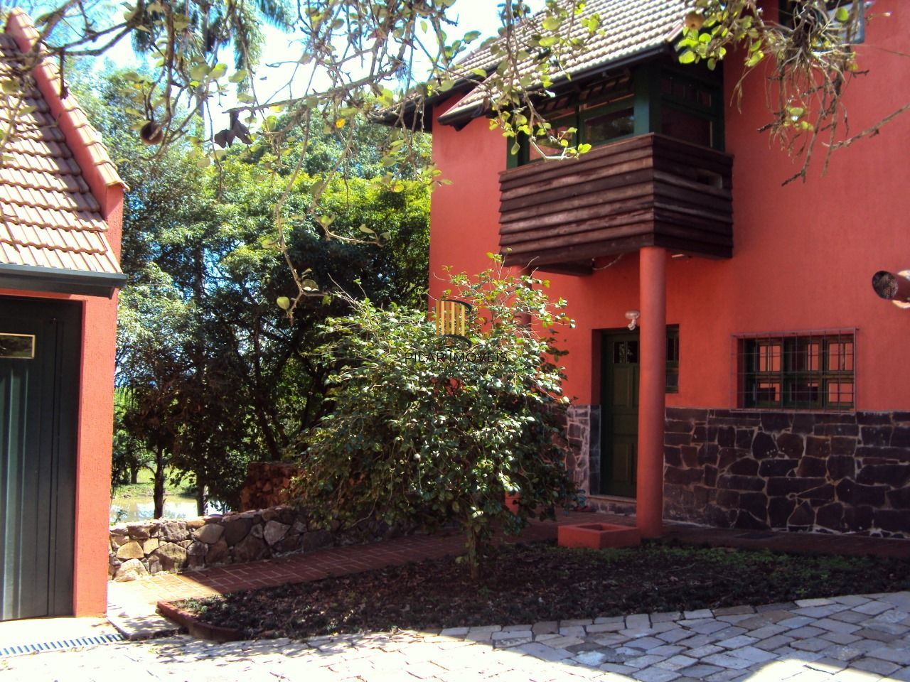 Área para comprar com casas Enxaimel em Nova Petrópolis.