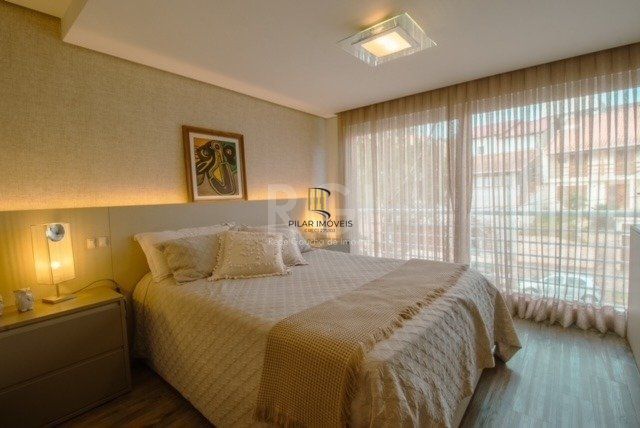 Excelente Casa para Comprar  com 3 Suítes no Bairro Chácara das Pedras